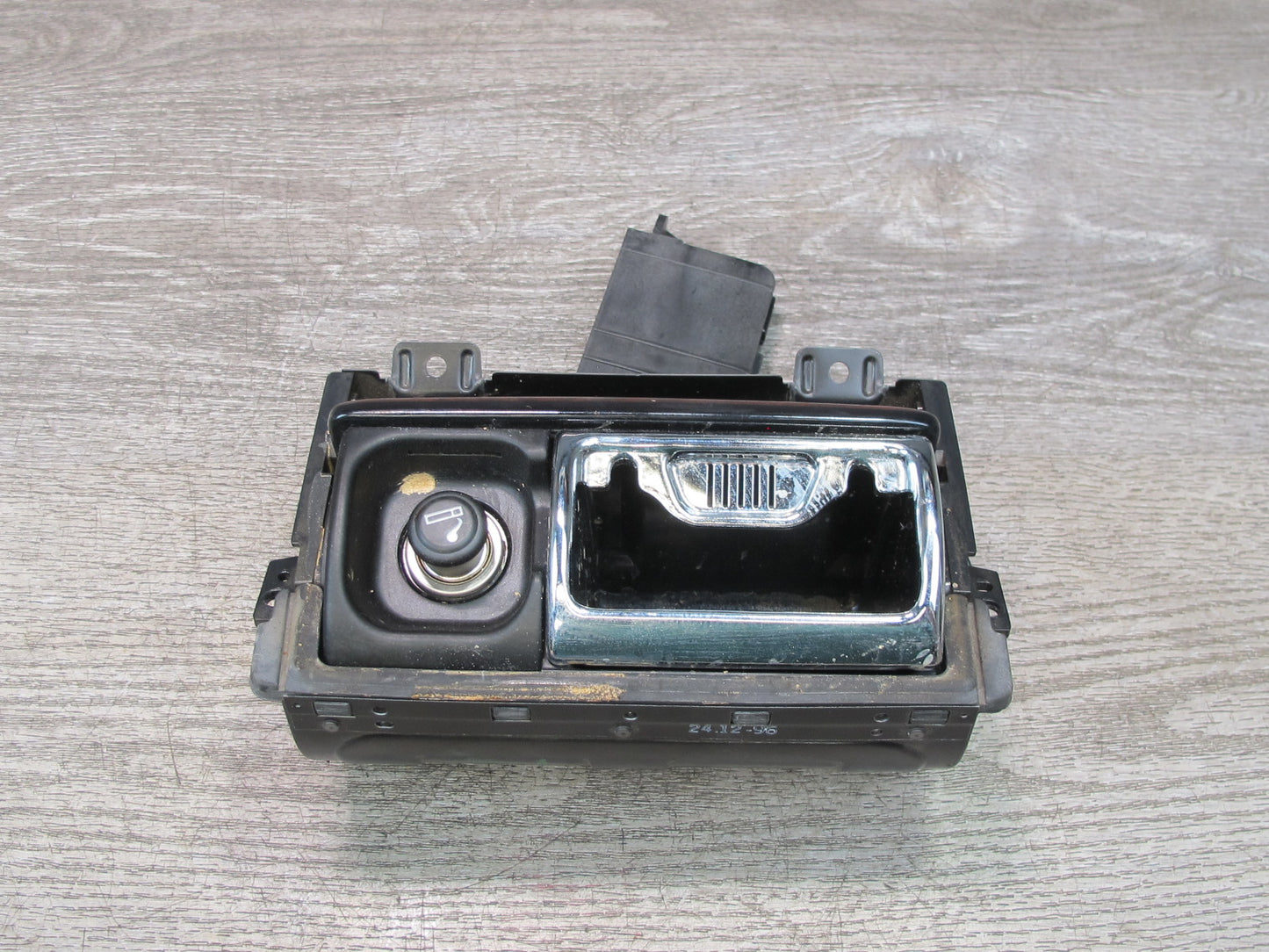 95-97 Toyota Celsior Lexus LS400 UCF20 Front Center Console Ashtray Lighter OEM