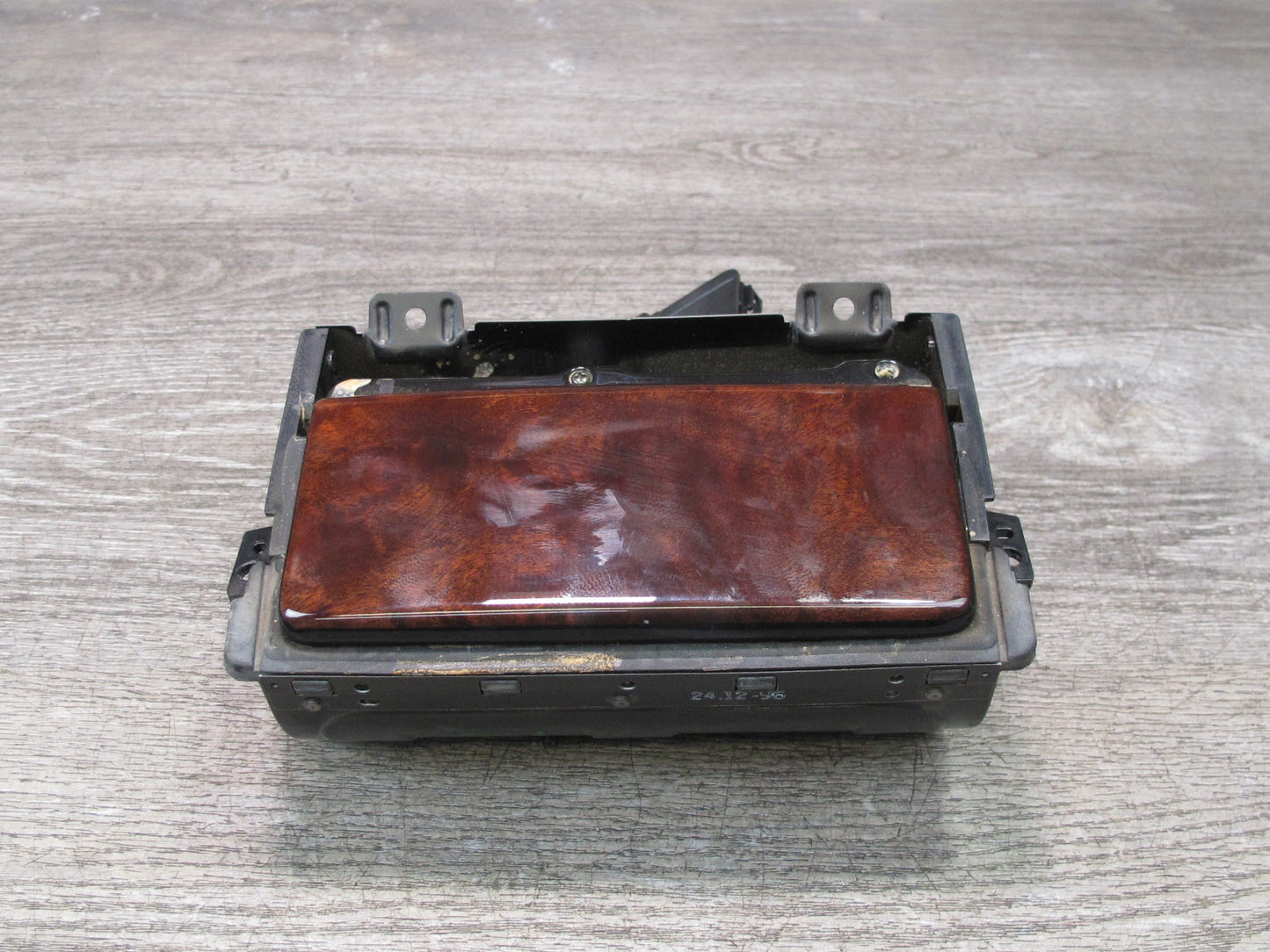 95-97 Toyota Celsior Lexus LS400 UCF20 Front Center Console Ashtray Lighter OEM
