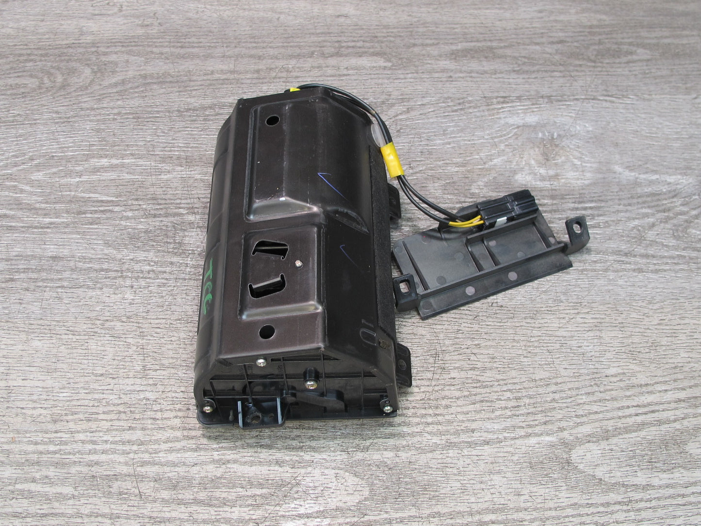 95-97 Toyota Celsior Lexus LS400 UCF20 Front Center Console Ashtray Lighter OEM