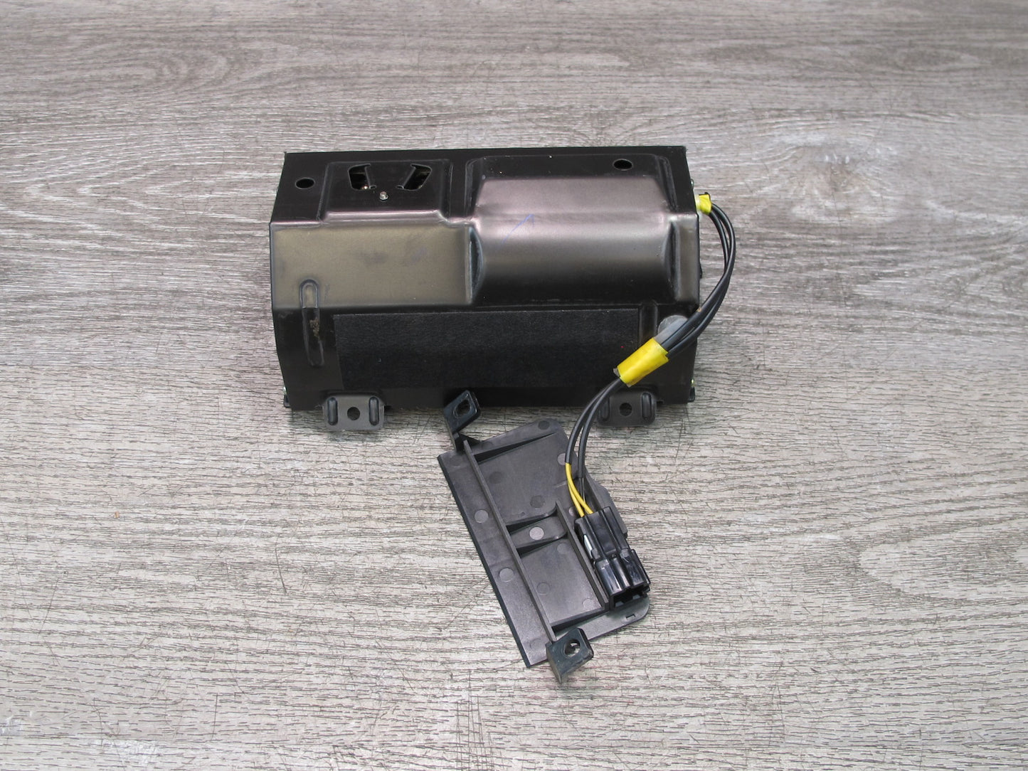 95-97 Toyota Celsior Lexus LS400 UCF20 Front Center Console Ashtray Lighter OEM