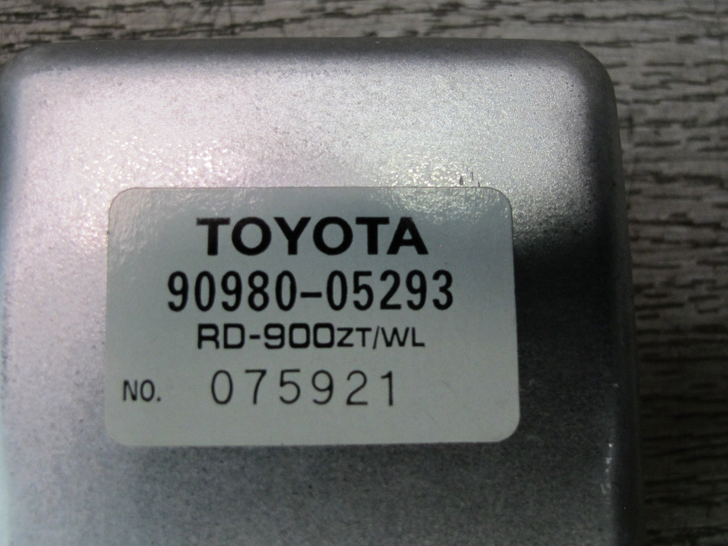 95-97 Toyota Celsior UCF20 Radio Noise Filter 90980-05293 OEM