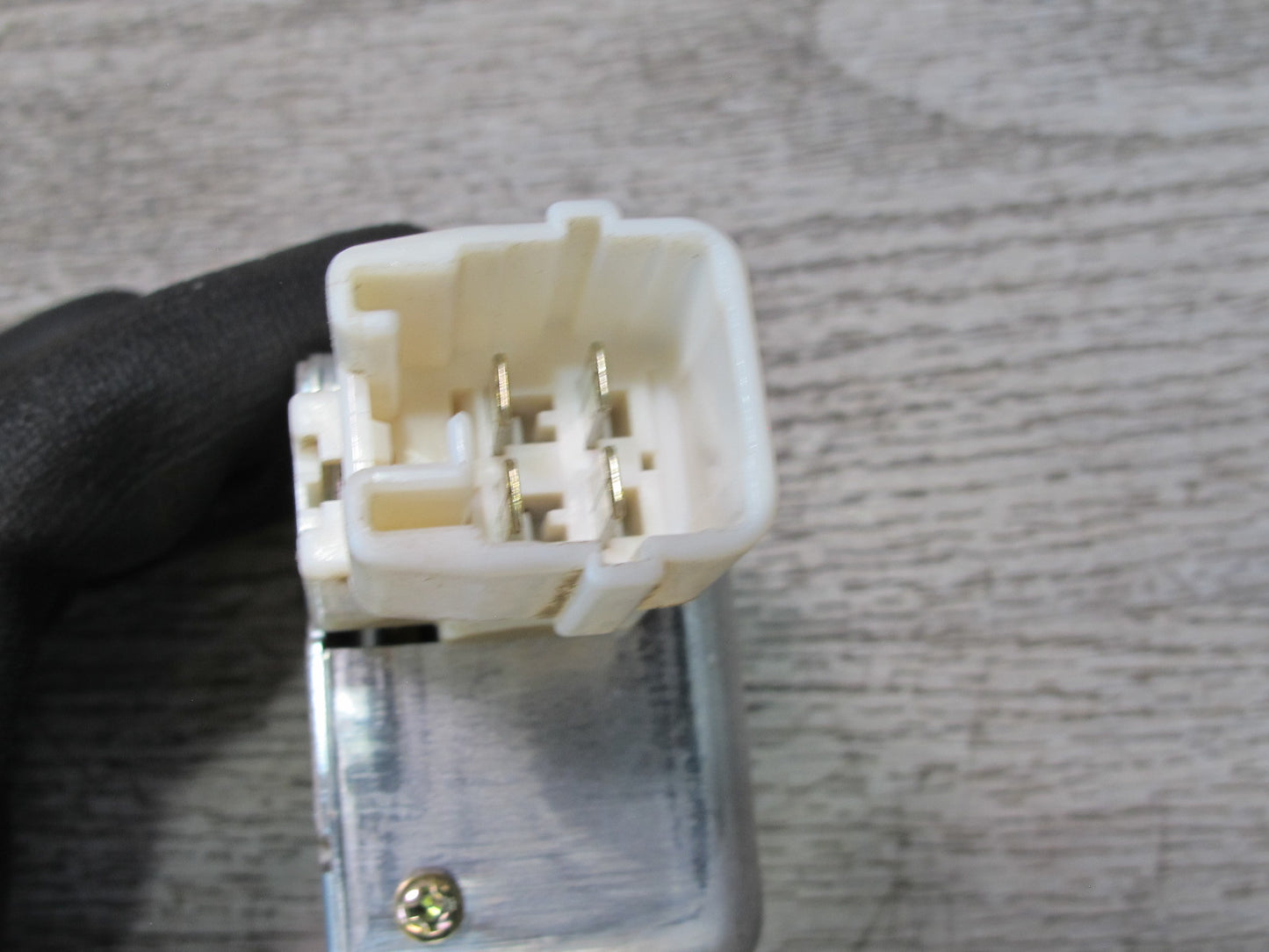 95-97 Toyota Celsior UCF20 Radio Noise Filter 90980-05293 OEM