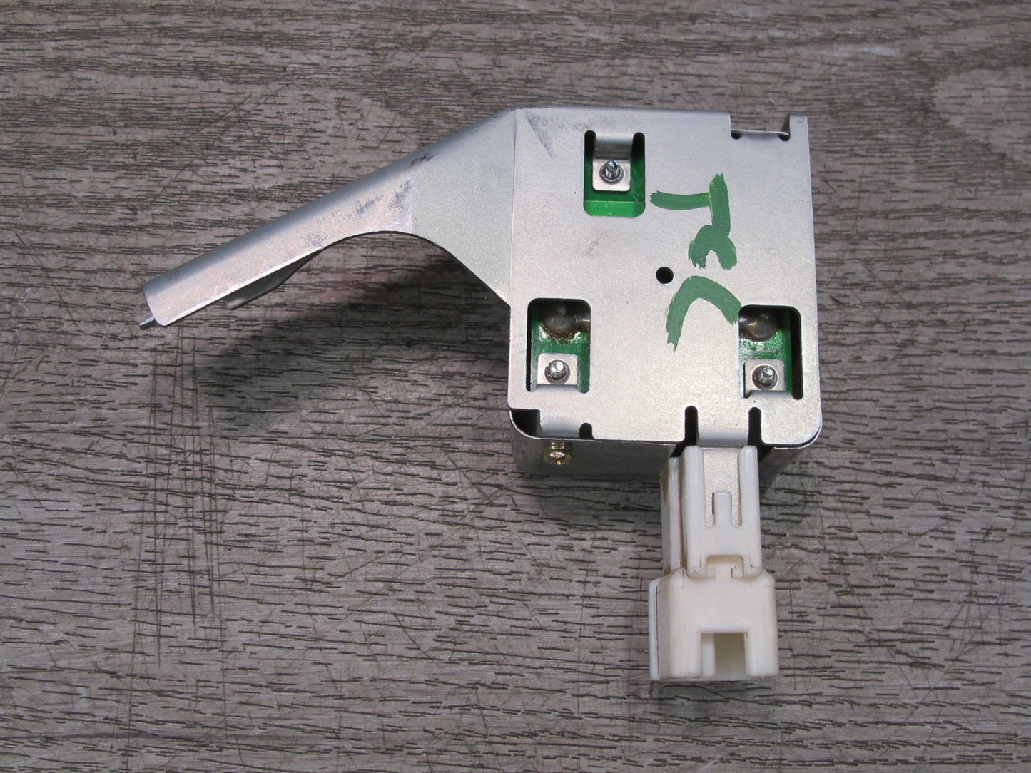 95-97 Toyota Celsior UCF20 Radio Noise Filter 90980-05293 OEM