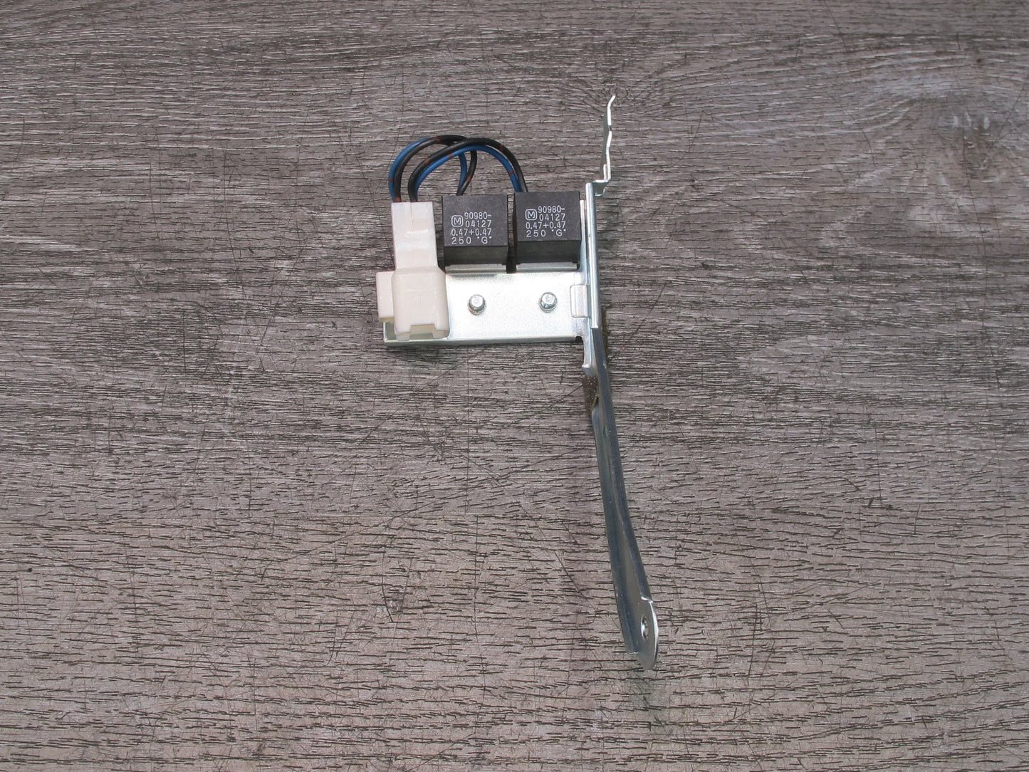 95-97 Toyota Celsior Lexus LS400 UCF20 Radio Setting Condenser 90980-04127 OEM