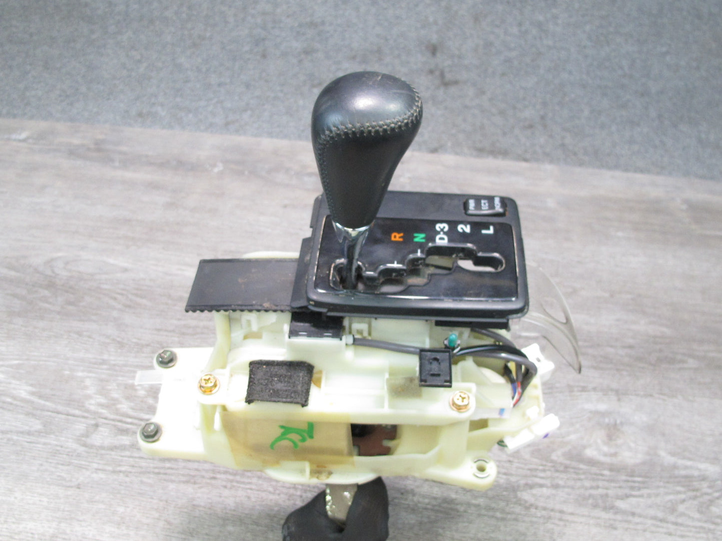 95-97 Toyota Celsior UCF20 RHD A/T Automatic Transmission Gear Shifter OEM