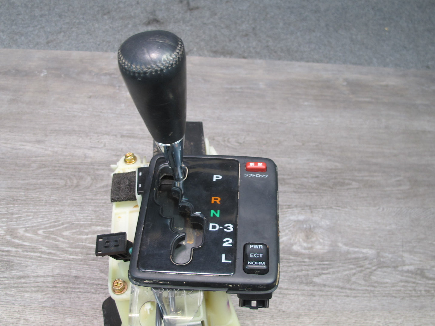 95-97 Toyota Celsior UCF20 RHD A/T Automatic Transmission Gear Shifter OEM