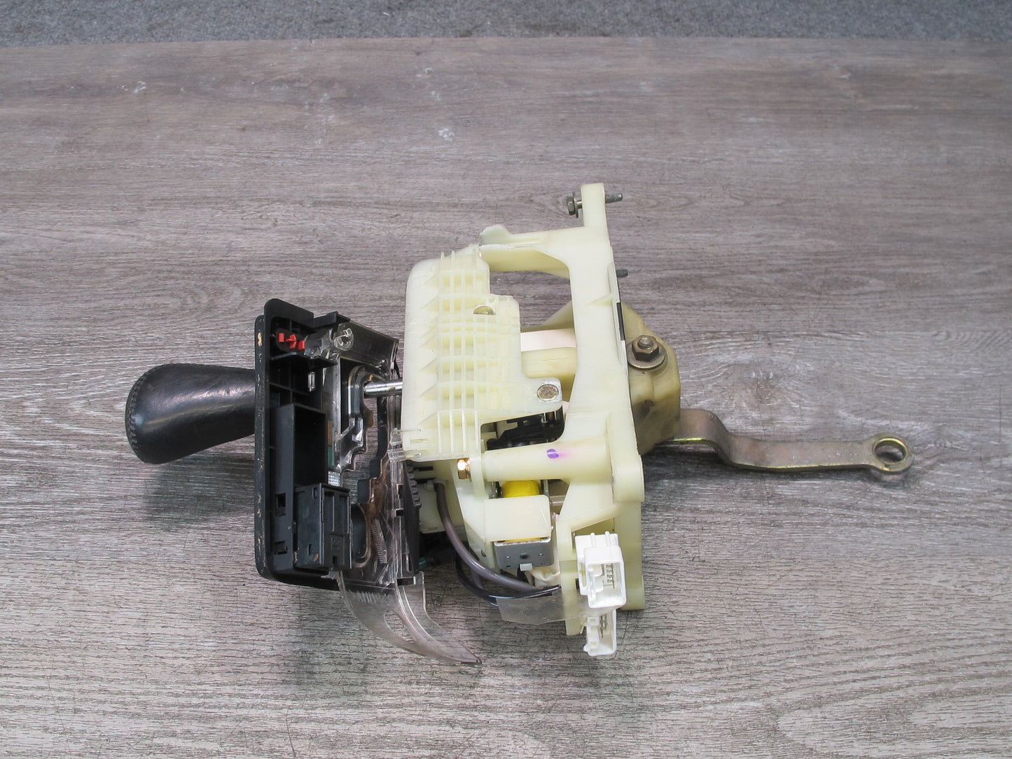 95-97 Toyota Celsior UCF20 RHD A/T Automatic Transmission Gear Shifter OEM
