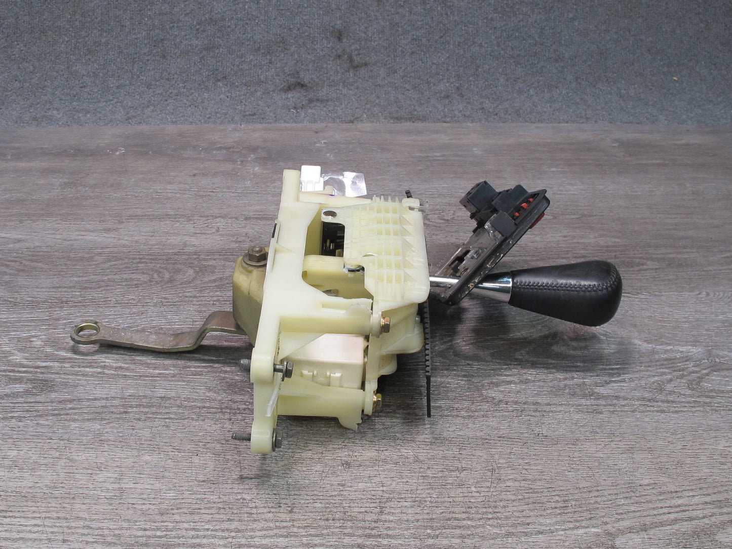 95-97 Toyota Celsior UCF20 RHD A/T Automatic Transmission Gear Shifter OEM