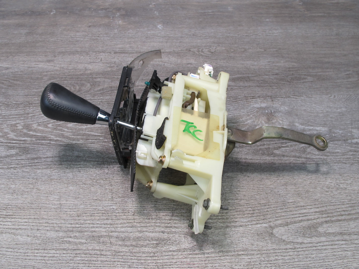 95-97 Toyota Celsior UCF20 RHD A/T Automatic Transmission Gear Shifter OEM