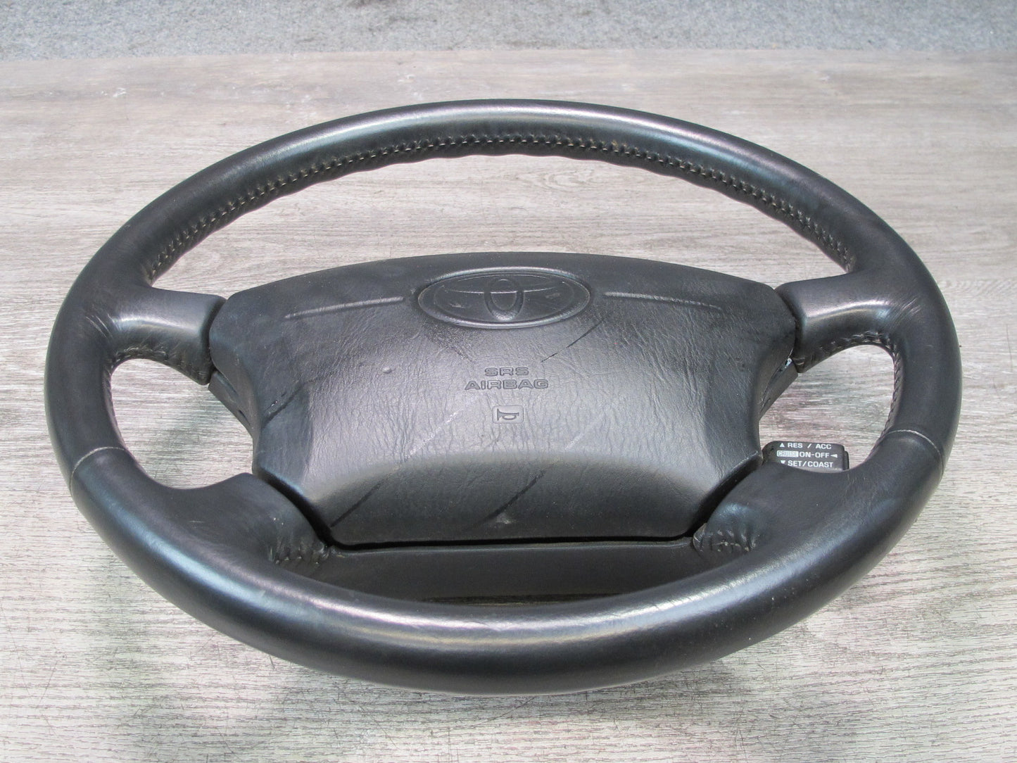 97 TOYOTA UCF20 CELSIOR FRONT RIGHT DRIVER SIDE STEERING WHEEL W/ SRS AIRBAG OEM
