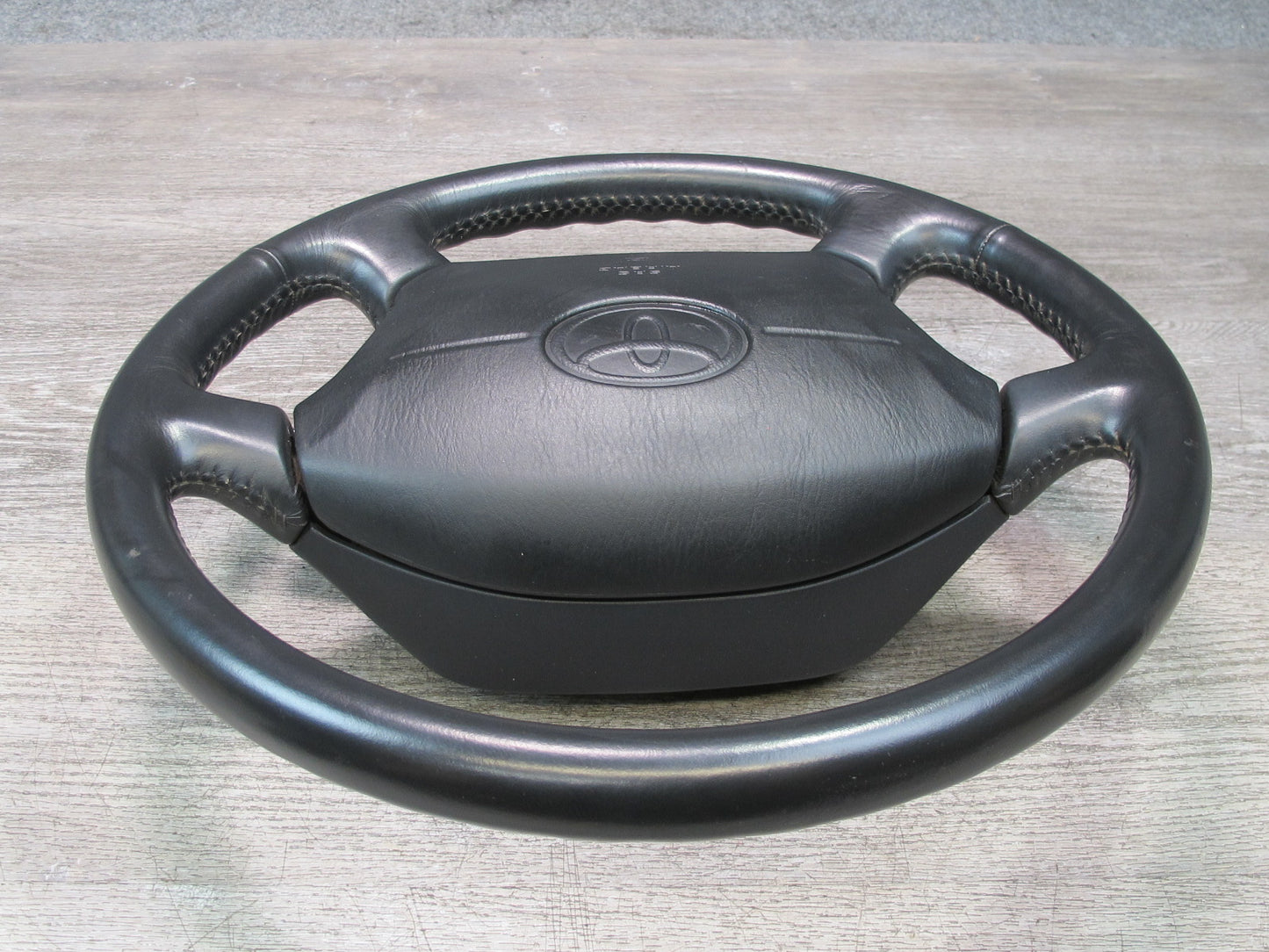 97 TOYOTA UCF20 CELSIOR FRONT RIGHT DRIVER SIDE STEERING WHEEL W/ SRS AIRBAG OEM