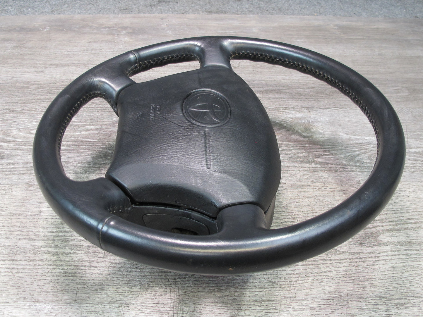 97 TOYOTA UCF20 CELSIOR FRONT RIGHT DRIVER SIDE STEERING WHEEL W/ SRS AIRBAG OEM