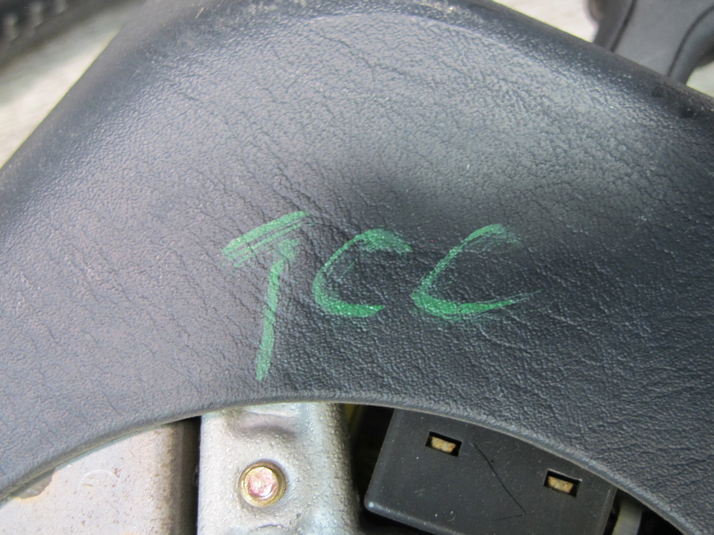 97 TOYOTA UCF20 CELSIOR FRONT RIGHT DRIVER SIDE STEERING WHEEL W/ SRS AIRBAG OEM