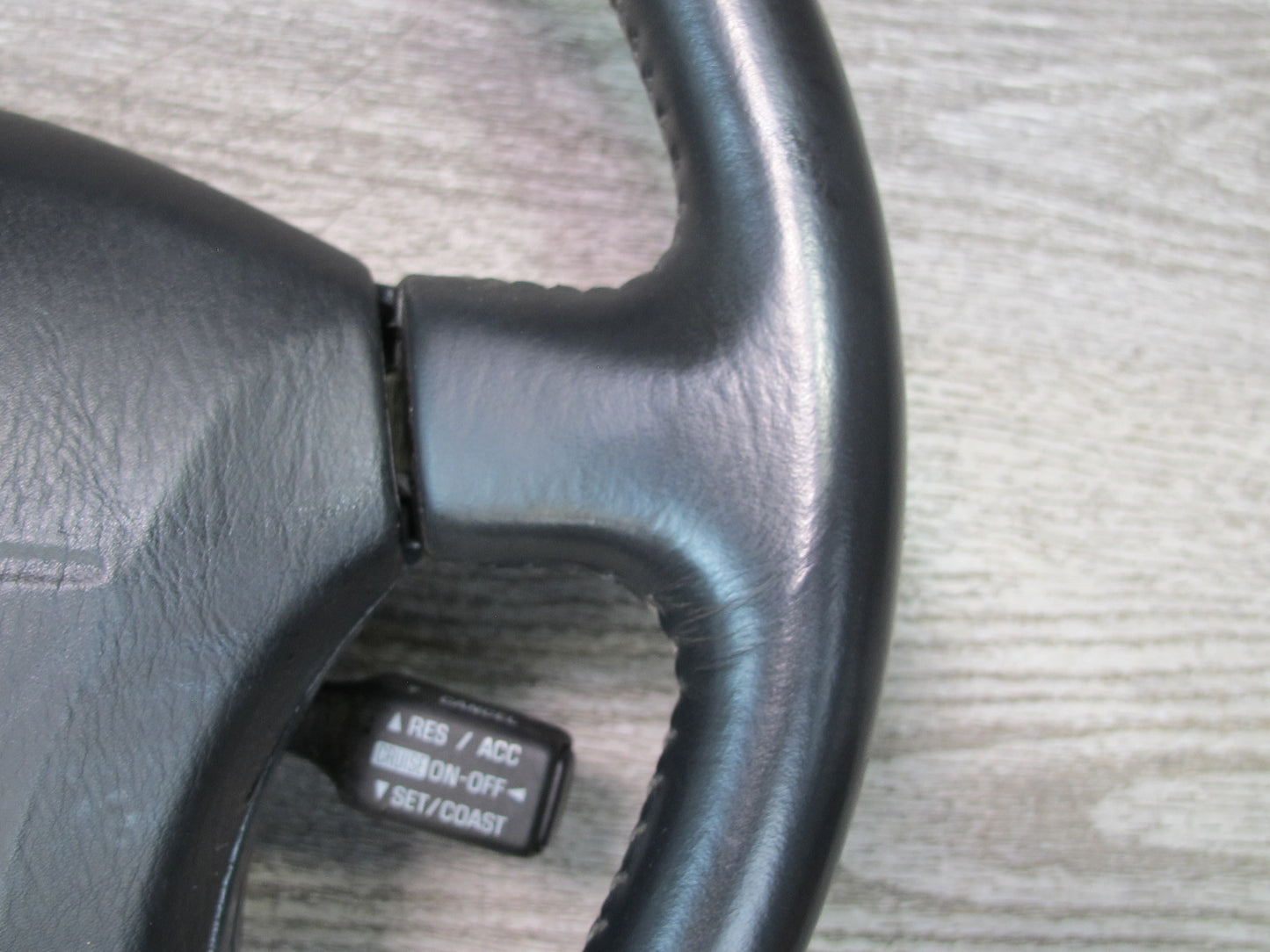 97 TOYOTA UCF20 CELSIOR FRONT RIGHT DRIVER SIDE STEERING WHEEL W/ SRS AIRBAG OEM