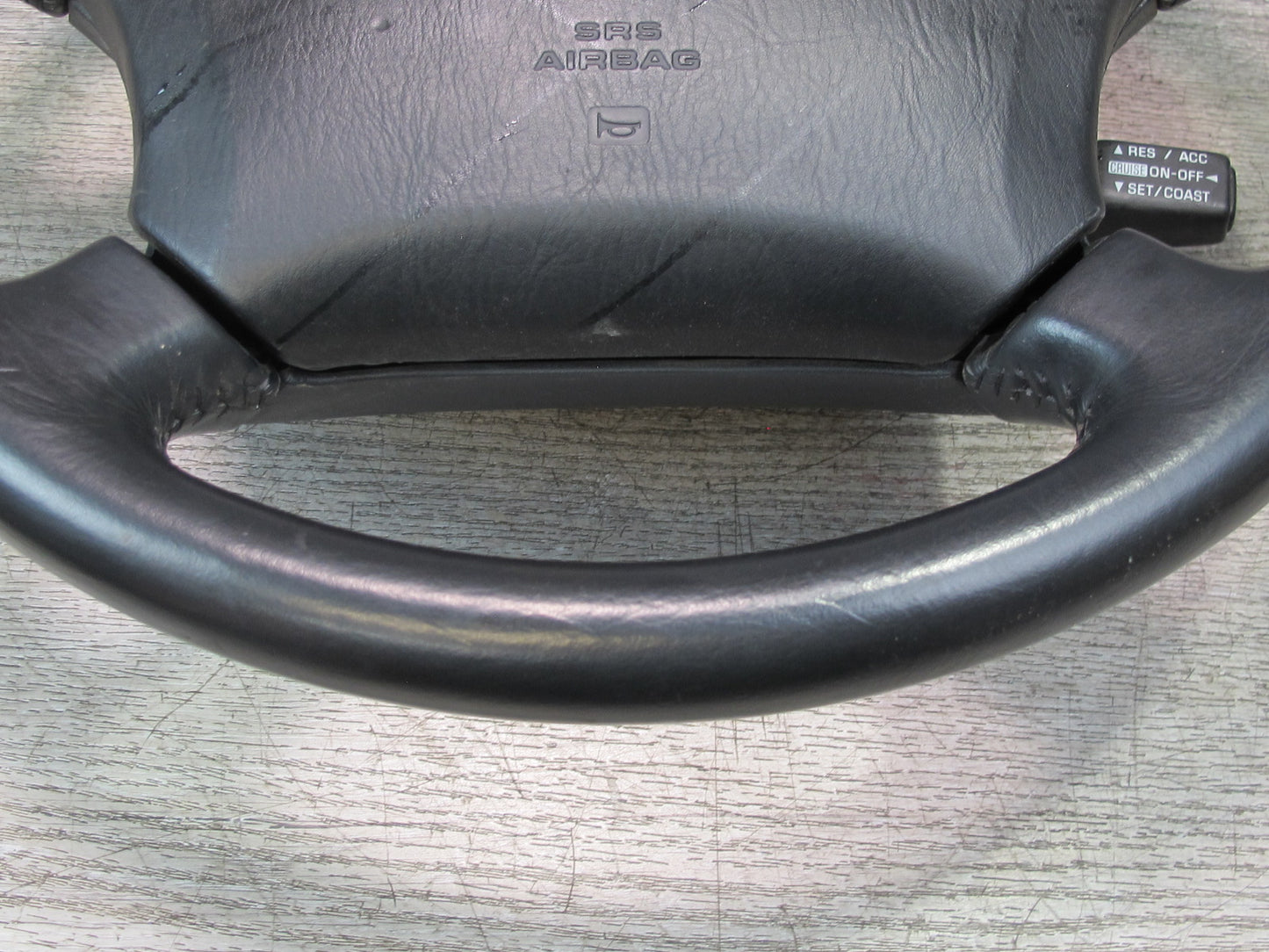 97 TOYOTA UCF20 CELSIOR FRONT RIGHT DRIVER SIDE STEERING WHEEL W/ SRS AIRBAG OEM