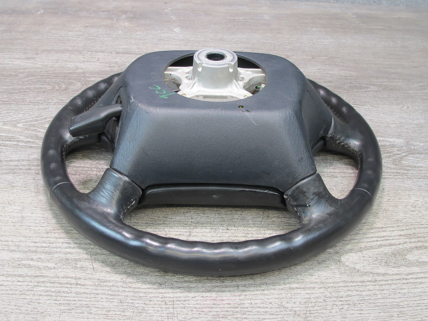 97 TOYOTA UCF20 CELSIOR FRONT RIGHT DRIVER SIDE STEERING WHEEL W/ SRS AIRBAG OEM