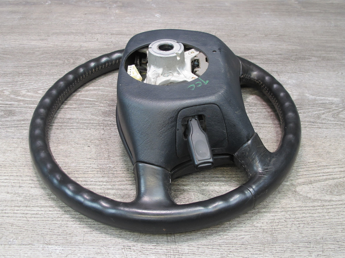 97 TOYOTA UCF20 CELSIOR FRONT RIGHT DRIVER SIDE STEERING WHEEL W/ SRS AIRBAG OEM
