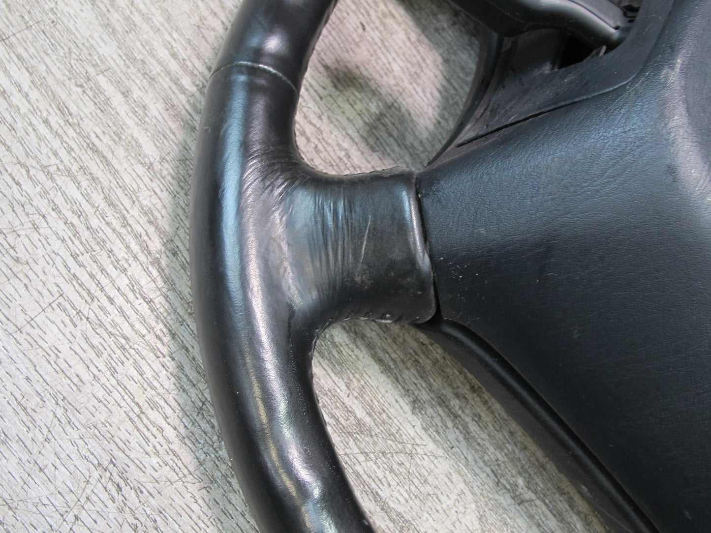 97 TOYOTA UCF20 CELSIOR FRONT RIGHT DRIVER SIDE STEERING WHEEL W/ SRS AIRBAG OEM