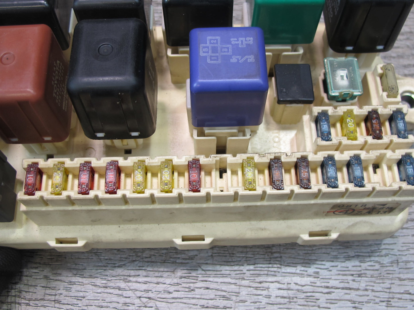 95-97 Toyota Celsior UCF20 RHD Engine Bay Fuse Relay Box Module OEM