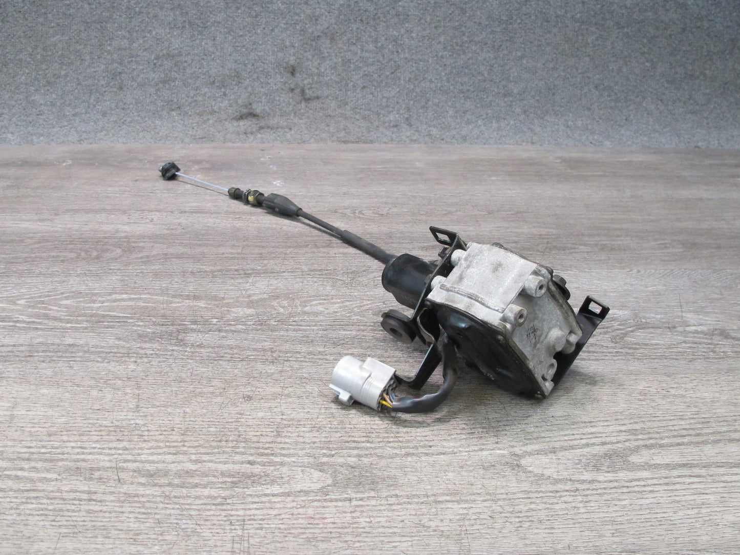 95-97 Toyota Celsior Lexus LS400 UCF20 Cruise Control Actuator Motor w Cable OEM