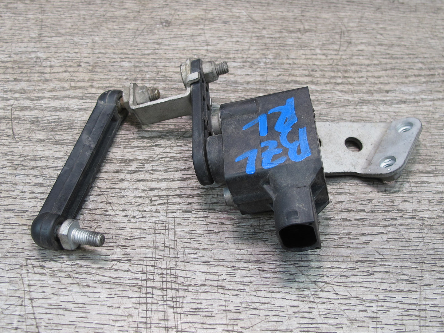 09-16 BMW E89 Z4 Rear Left Suspension Height Level Sensor 6784695 OEM