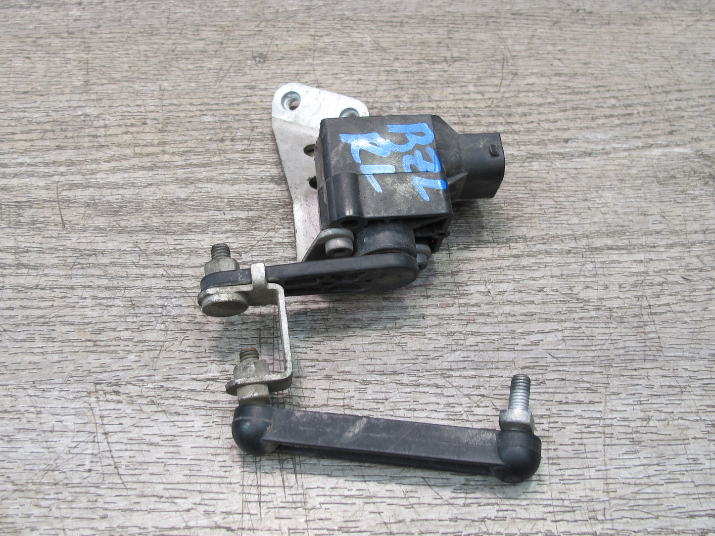 09-16 BMW E89 Z4 Rear Left Suspension Height Level Sensor 6784695 OEM