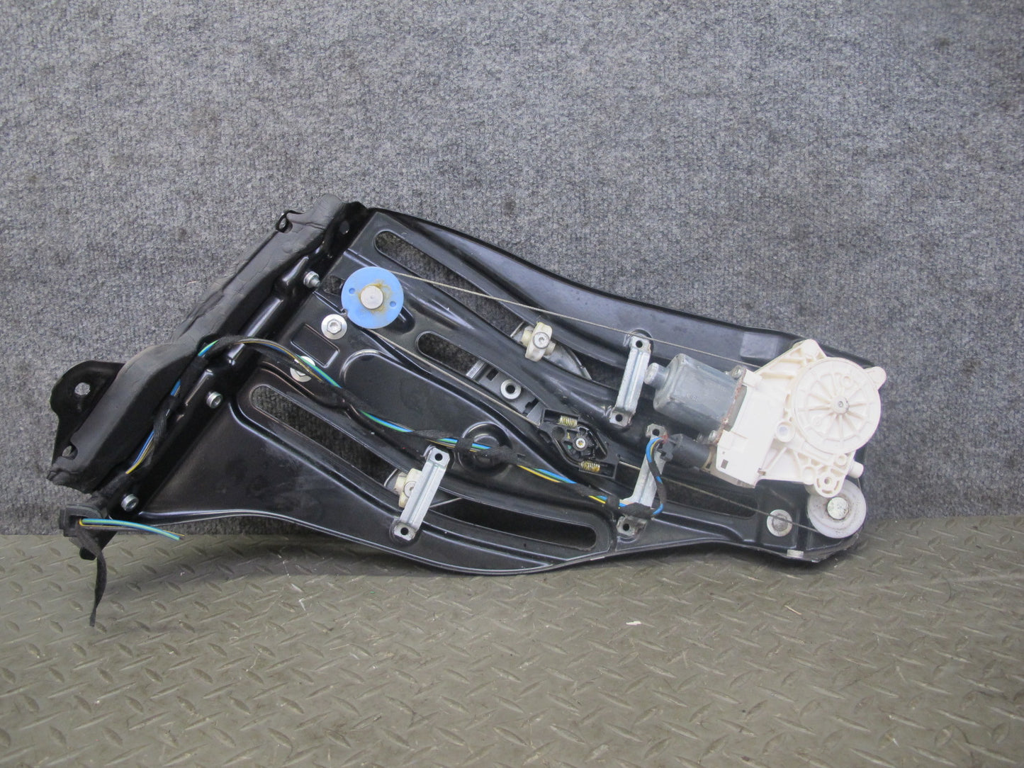 09-16 BMW E89 Z4 Rear Left Quarter Window Regulator w Motor 7198307 OEM