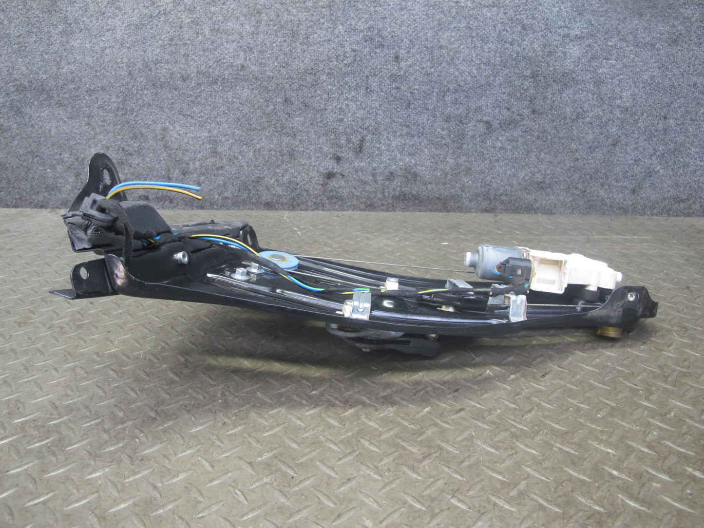09-16 BMW E89 Z4 Rear Left Quarter Window Regulator w Motor 7198307 OEM