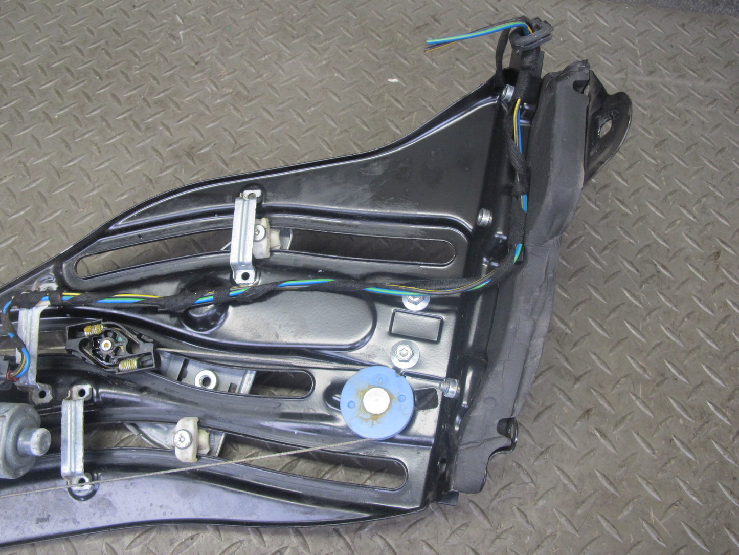 09-16 BMW E89 Z4 Rear Left Quarter Window Regulator w Motor 7198307 OEM