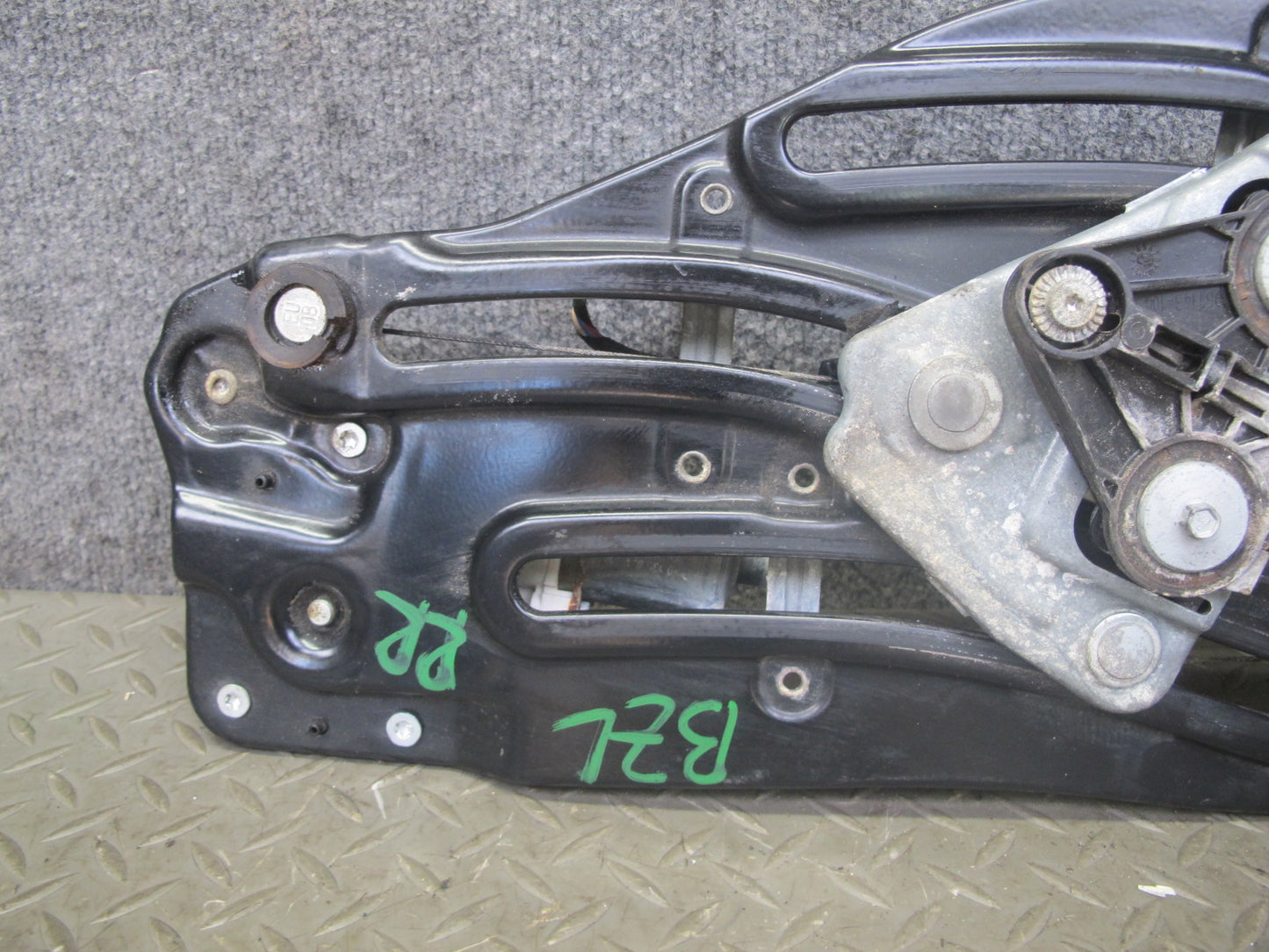 09-16 BMW E89 Z4 Rear Right Quarter Window Regulator w Motor 7198308 OEM