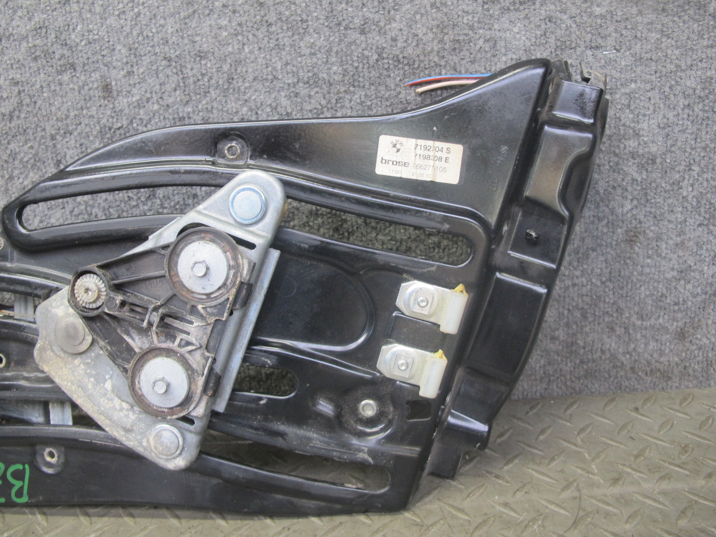 09-16 BMW E89 Z4 Rear Right Quarter Window Regulator w Motor 7198308 OEM