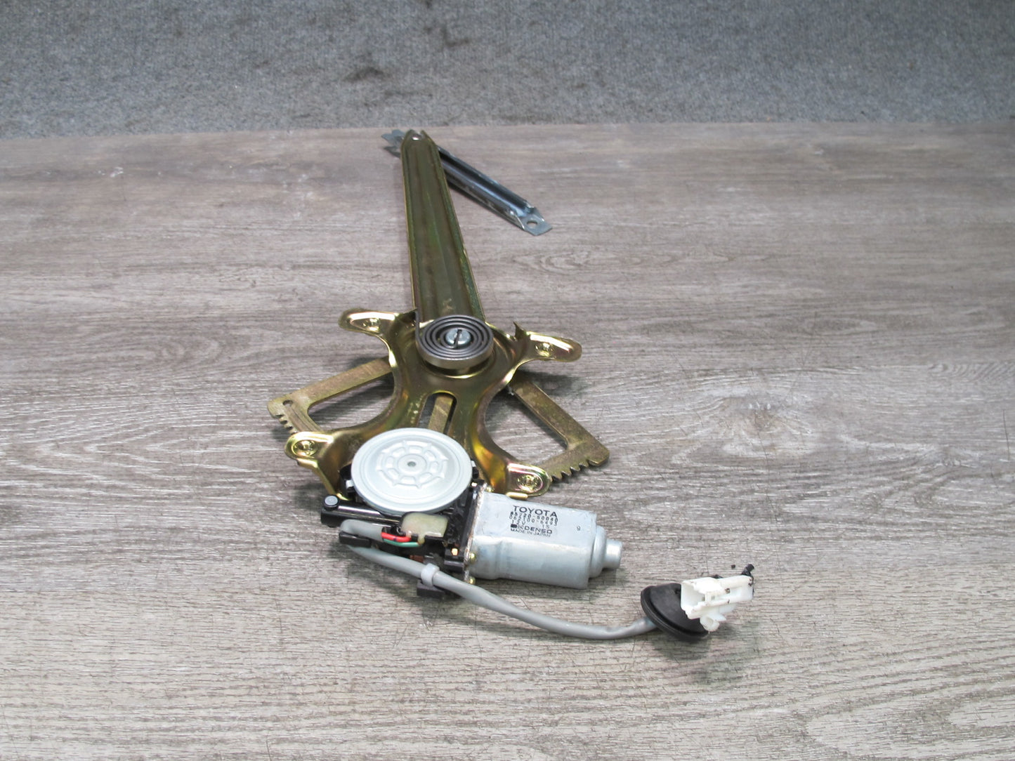 95-97 Toyota Celsior Lexus LS400 Front Left Door Window Regulator w Motor OEM