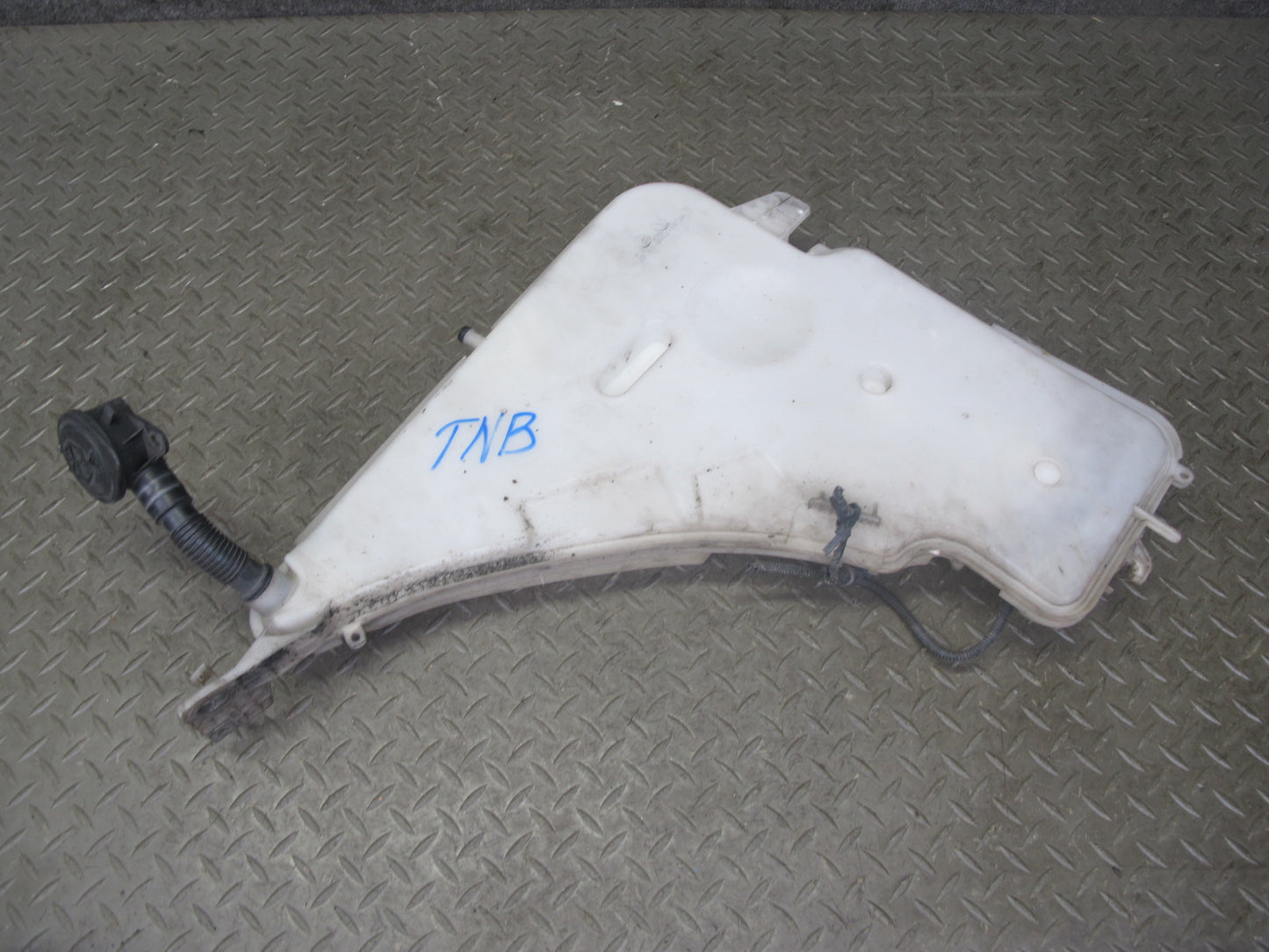 12-18 BMW F32 F34 F30 335i Windshield Washer Fluid Reservoir Bottle w Pump OEM