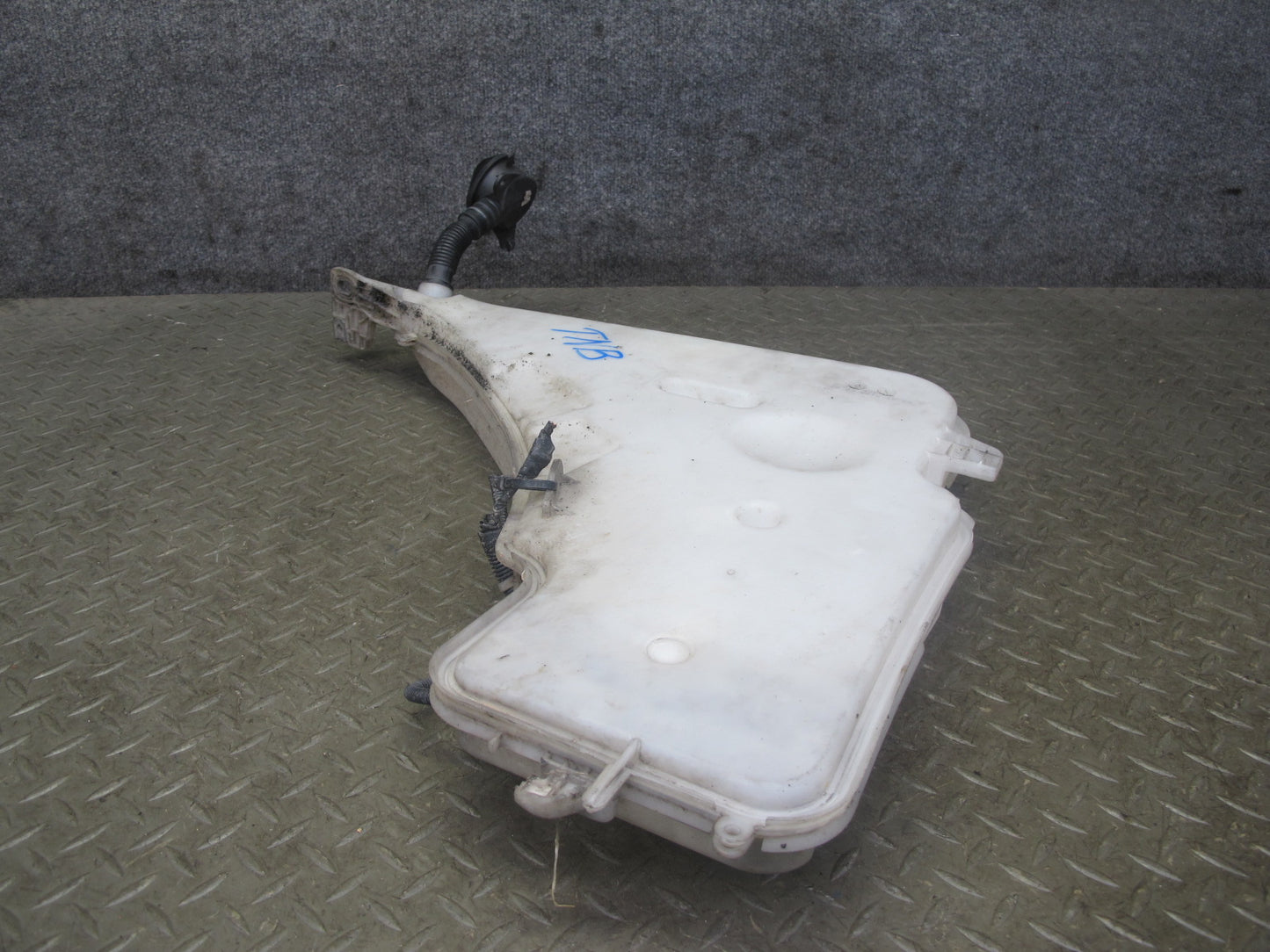 12-18 BMW F32 F34 F30 335i Windshield Washer Fluid Reservoir Bottle w Pump OEM