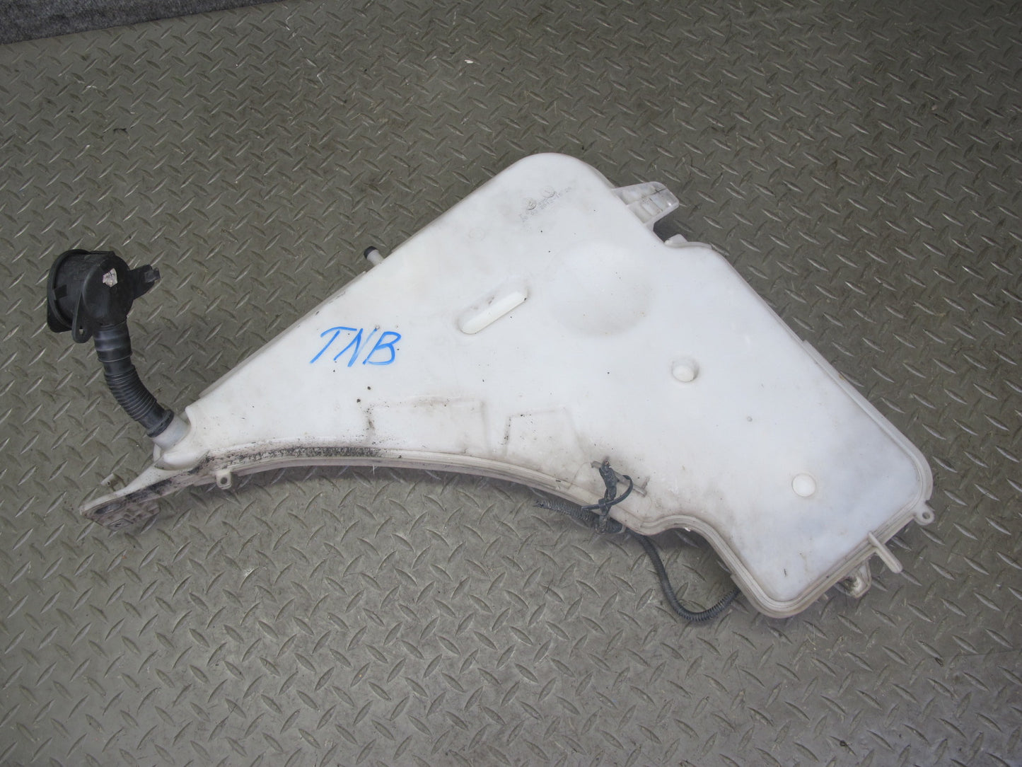 12-18 BMW F32 F34 F30 335i Windshield Washer Fluid Reservoir Bottle w Pump OEM