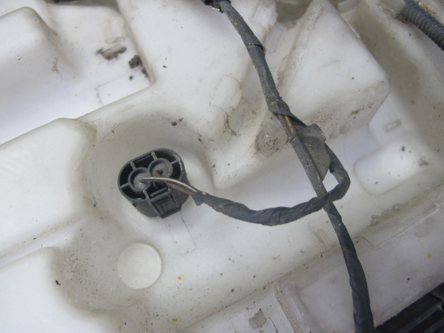 12-18 BMW F32 F34 F30 335i Windshield Washer Fluid Reservoir Bottle w Pump OEM