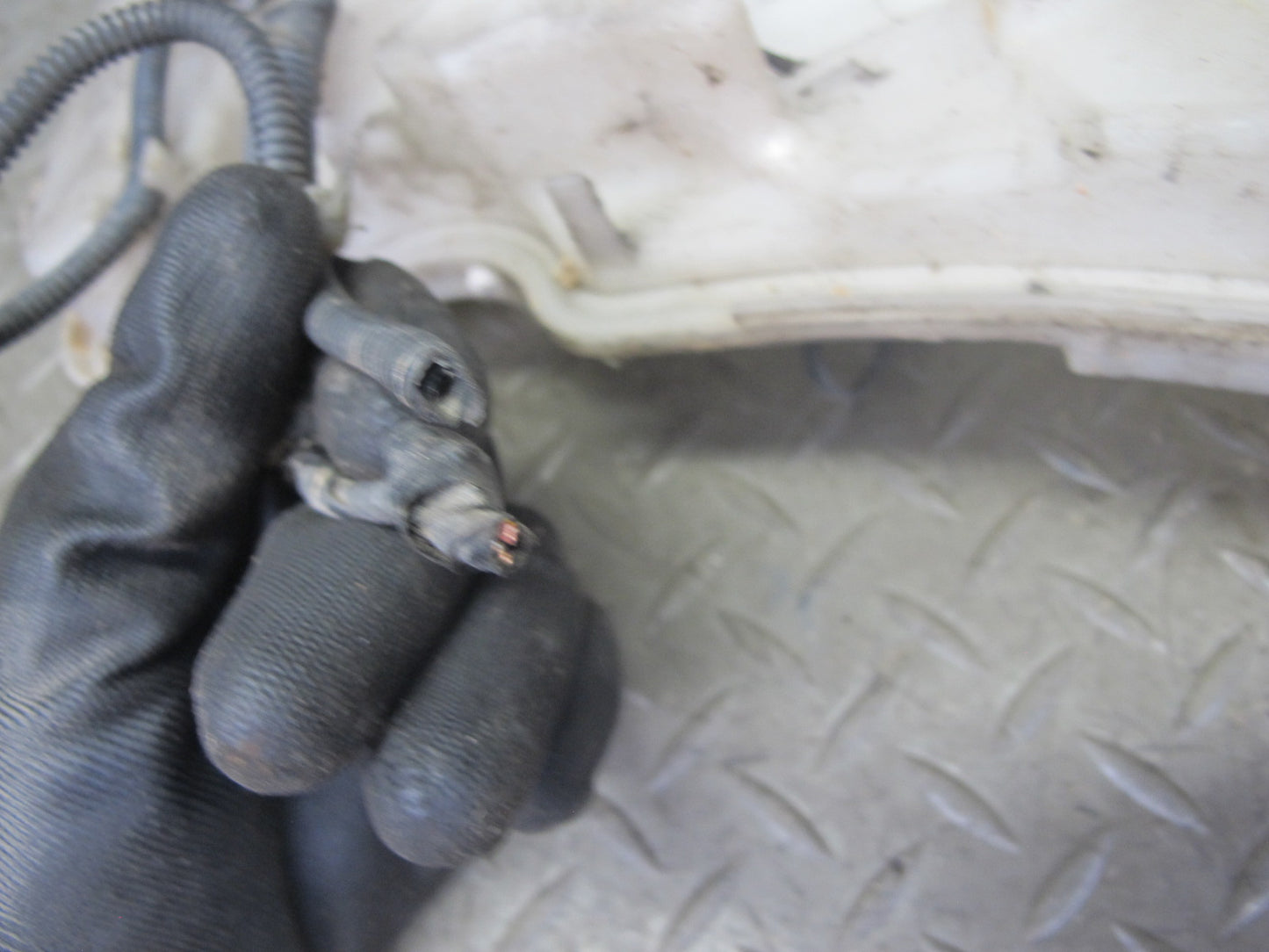 12-18 BMW F32 F34 F30 335i Windshield Washer Fluid Reservoir Bottle w Pump OEM