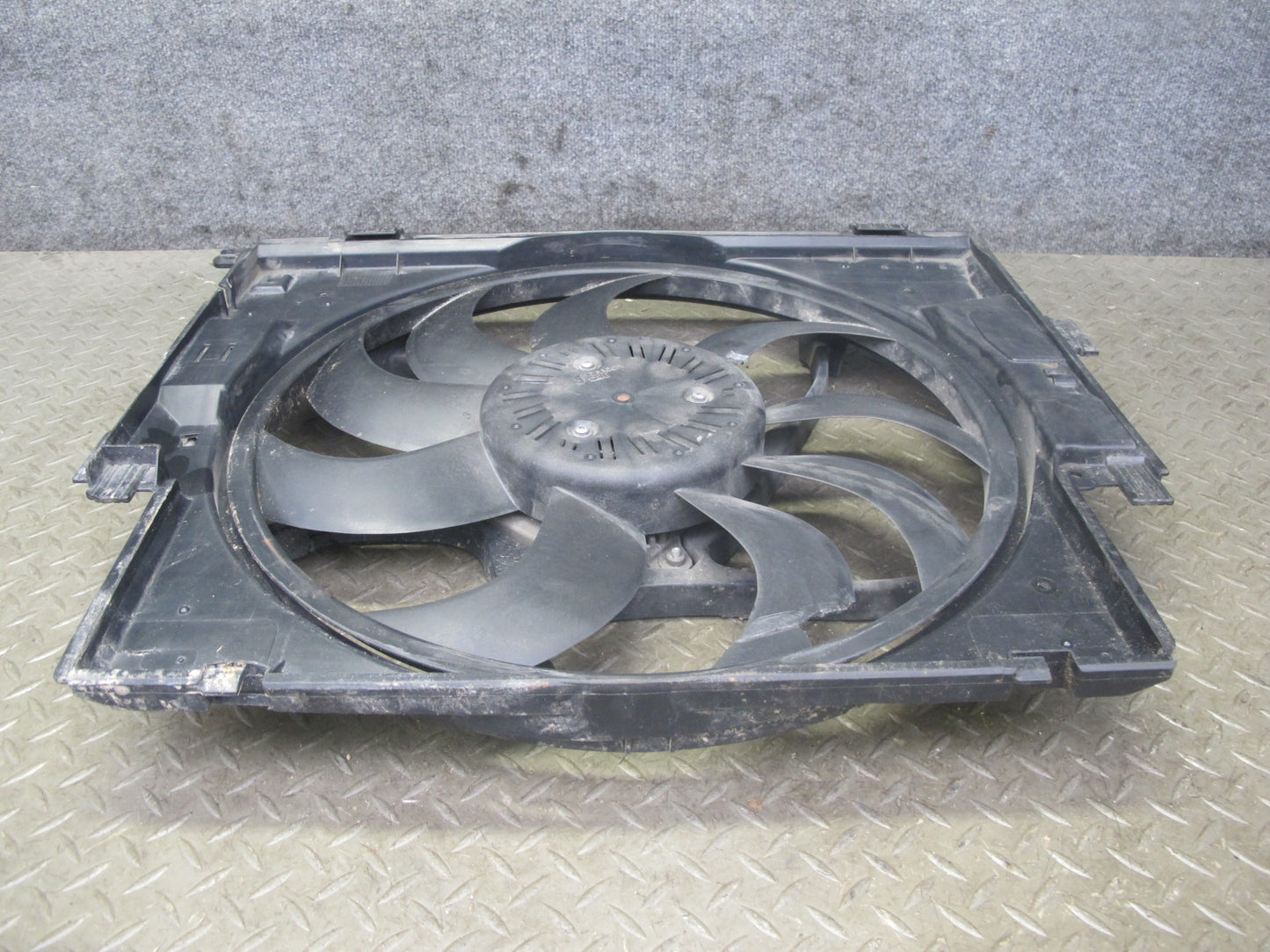 12-15 BMW F30 335i 600W Radiator Electric Cooling Fan 7640511 OEM