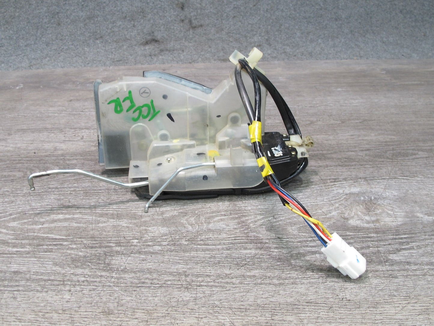 95-97 Toyota Celsior UCF20 RHD Front Right Door Lock Latch Actuator OEM