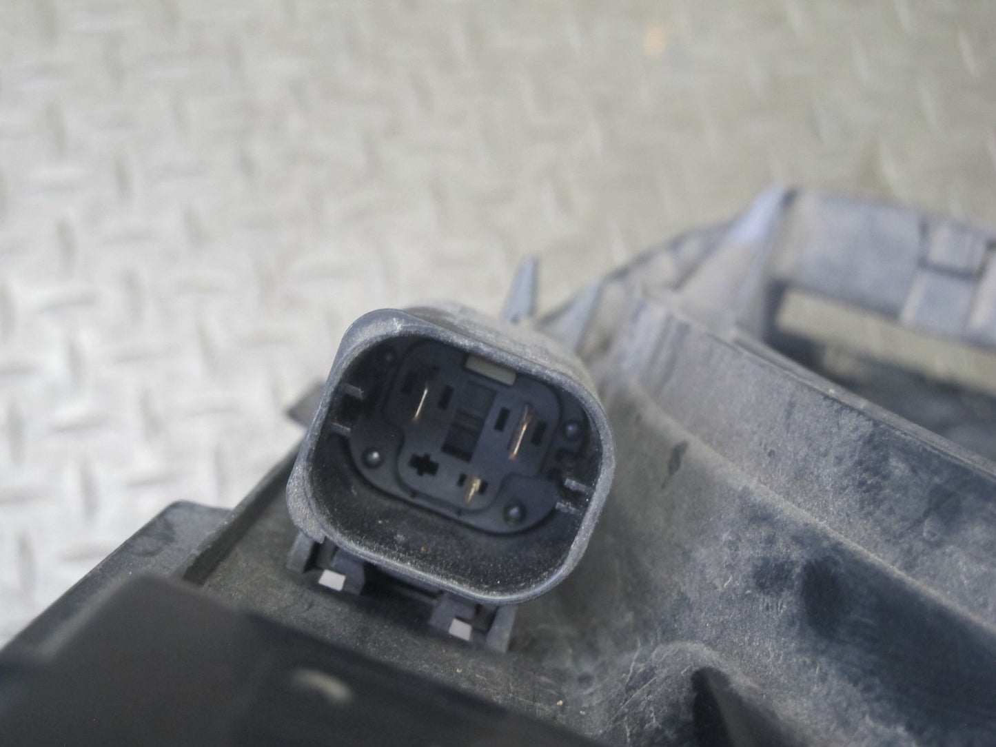 12-15 BMW F30 335i 600W Radiator Electric Cooling Fan 7640511 OEM