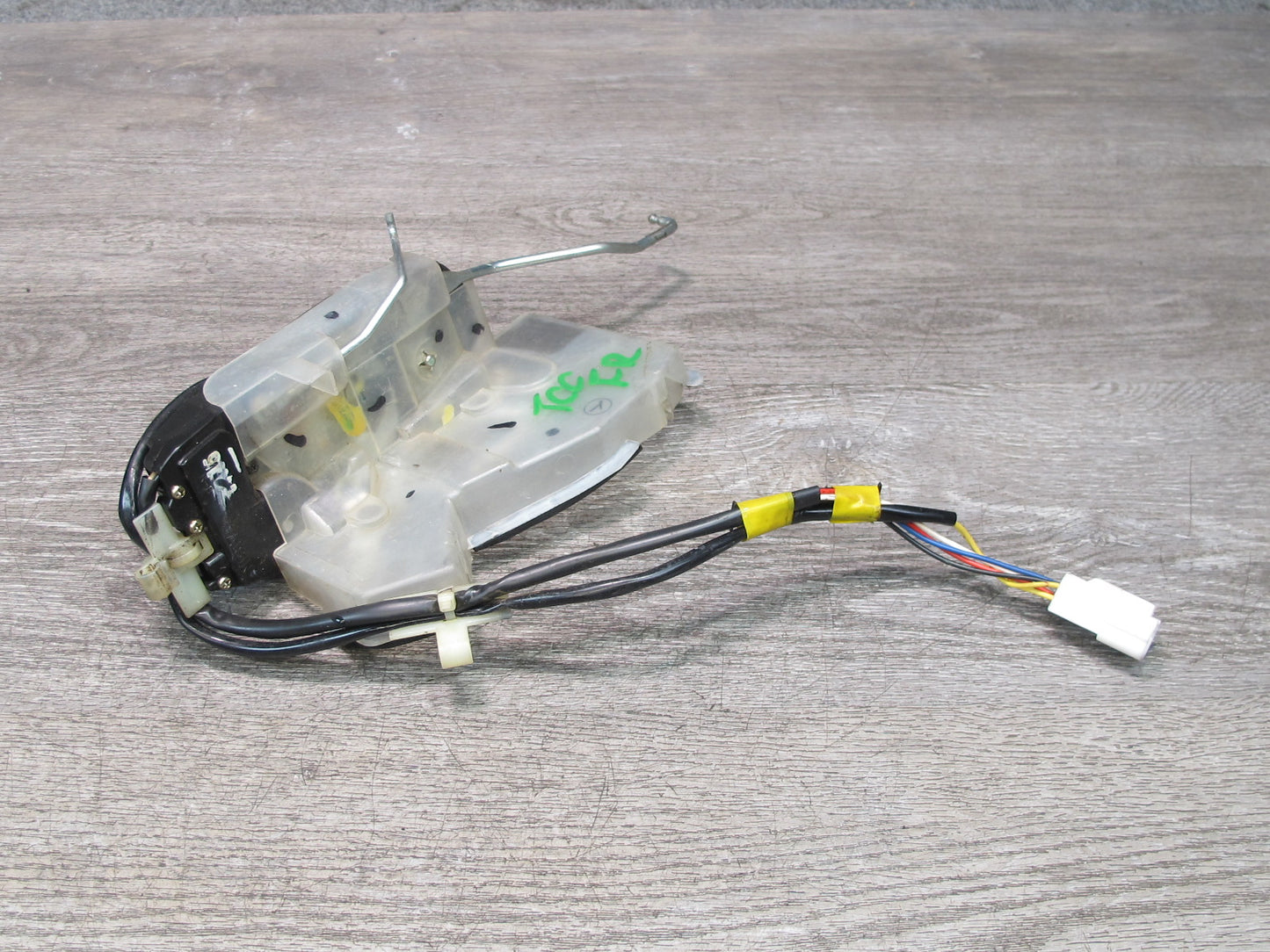 95-97 Toyota Celsior UCF20 RHD Front Right Door Lock Latch Actuator OEM