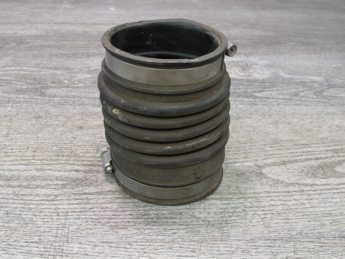 95-97 Toyota Celsior Lexus LS400 UCF20 Air Intake Cleaner Hose Pipe Line OEM