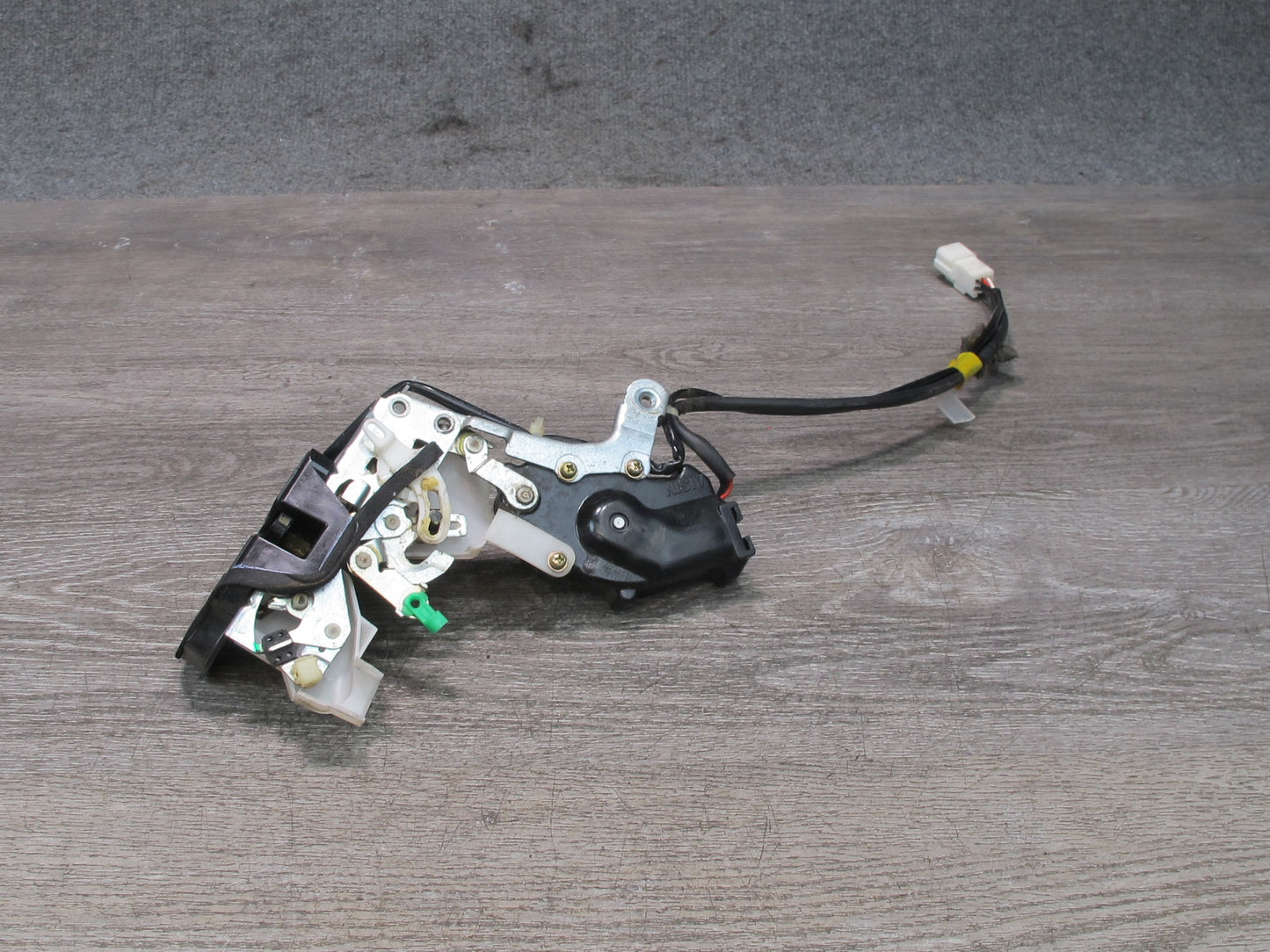 95-97 Toyota Celsior Lexus LS400 UCF20 Rear Right Door Lock Latch Actuator OEM