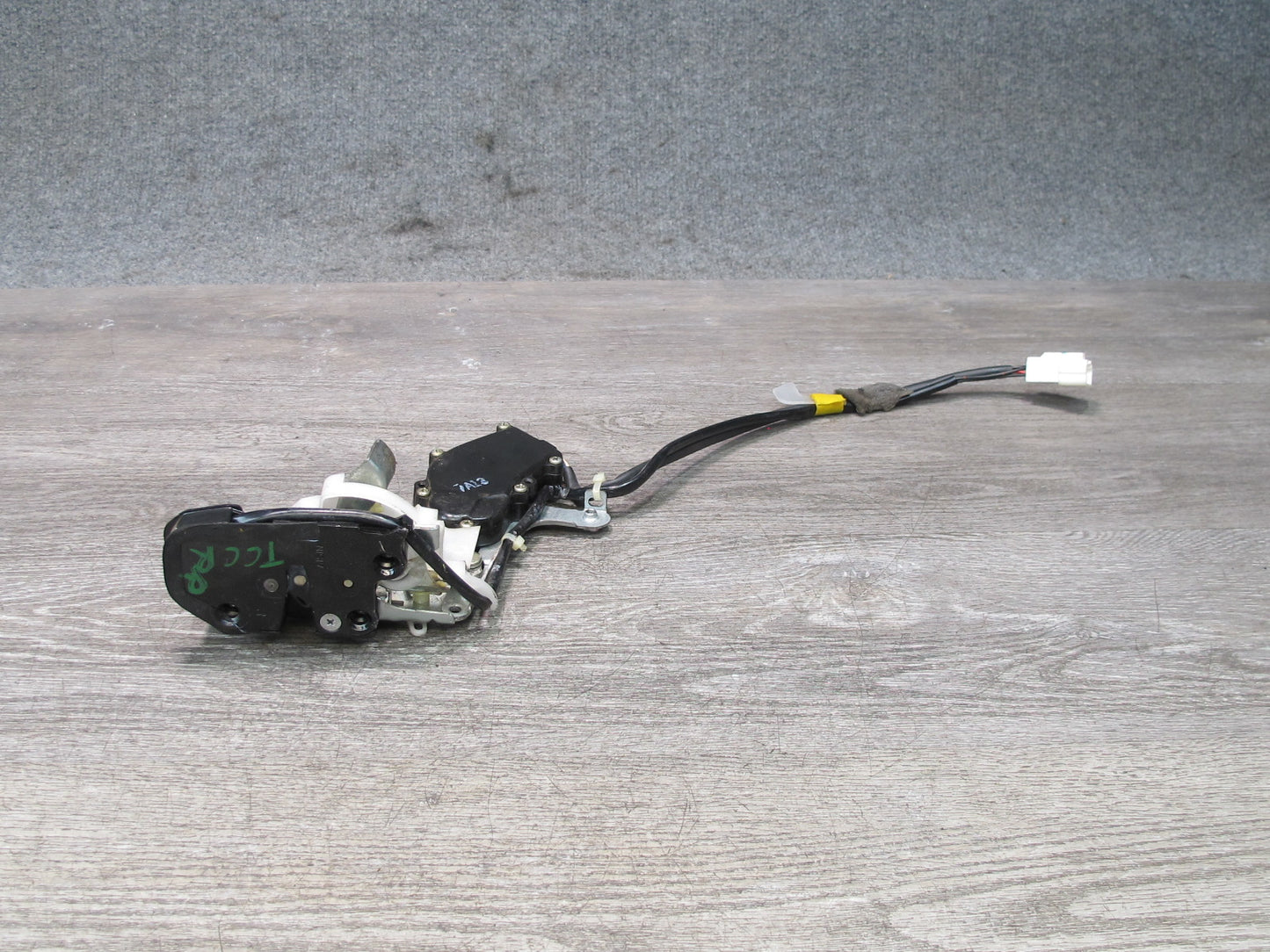 95-97 Toyota Celsior Lexus LS400 UCF20 Rear Right Door Lock Latch Actuator OEM