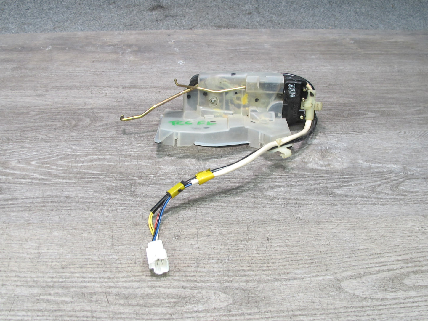 95-97 Toyota Celsior UCF20 RHD Front Left Door Lock Latch Actuator OEM