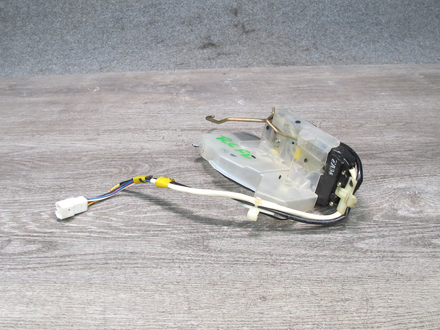 95-97 Toyota Celsior UCF20 RHD Front Left Door Lock Latch Actuator OEM