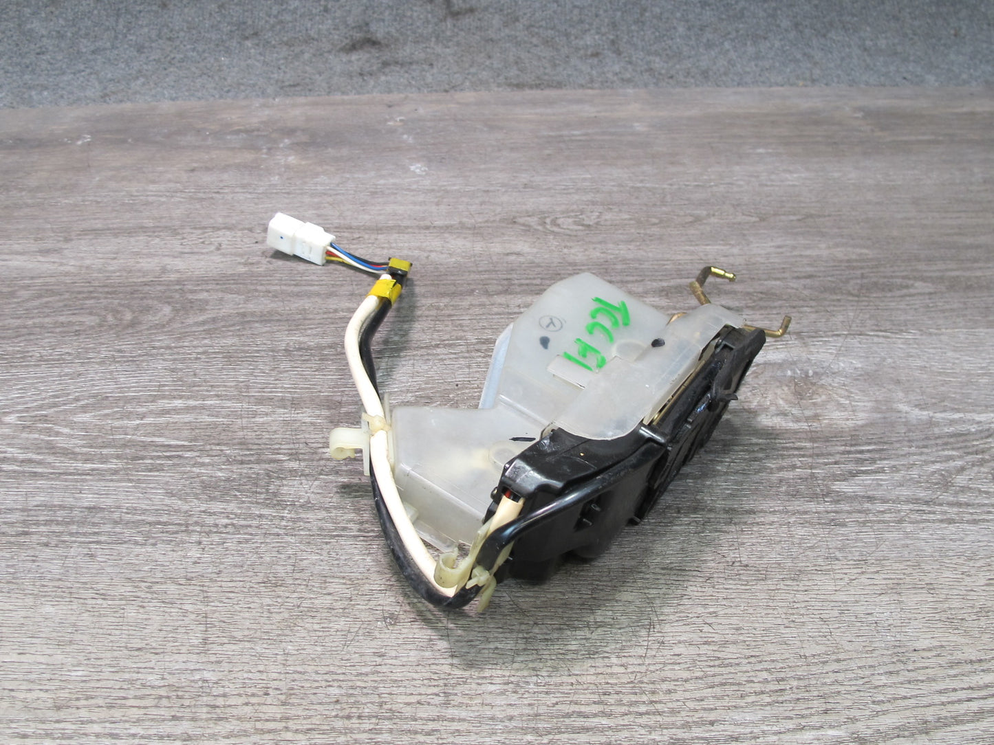95-97 Toyota Celsior UCF20 RHD Front Left Door Lock Latch Actuator OEM