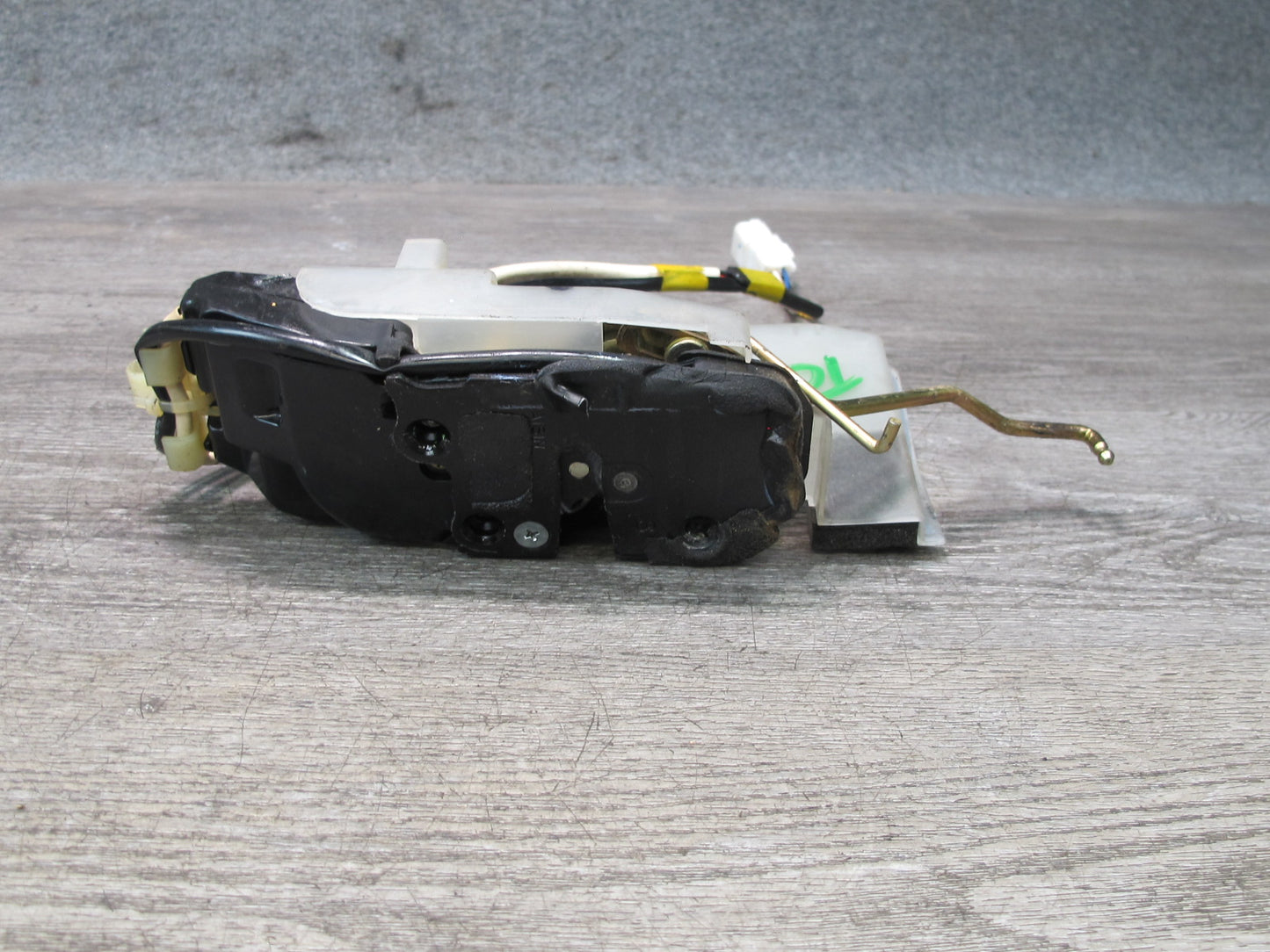 95-97 Toyota Celsior UCF20 RHD Front Left Door Lock Latch Actuator OEM