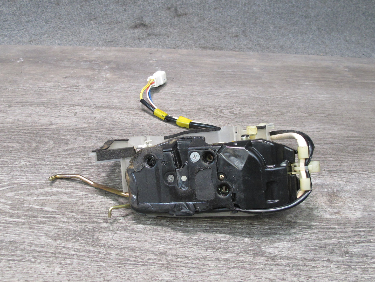 95-97 Toyota Celsior UCF20 RHD Front Left Door Lock Latch Actuator OEM