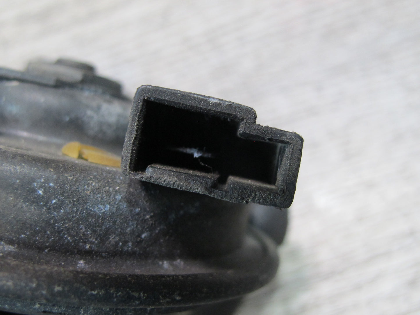 95-97 Toyota Celsior Lexus LS400 High & Low Tone Note Pitch Horn Signal Set OEM